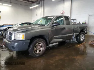 2005 Dodge Dakota ST with VIN 1D7HW22K05S332114, listed as a Copart auction lot 46319375 with 210,856 mi miles and Salvage Title. Bid and sale history available at carsss.com. Image 1.