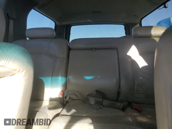 2001 Chevrolet Suburban LS with VIN 3GNGK26UX1G105406, listed as a Copart auction lot 87537755 with 310,898 mi miles and Clean Title. Bid and sale history available at carsss.com. Image 10.