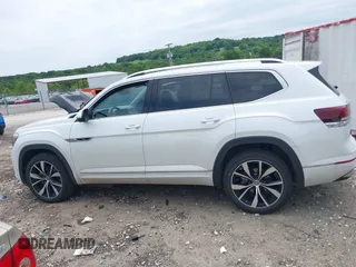 2024 Volkswagen Atlas SEL Premium R-Line with VIN 1V2FR2CA7RC598307, listed as a IAAI auction lot 42326908 with 16,792 mi miles and . Bid and sale history available at DreamBid. Image 14.