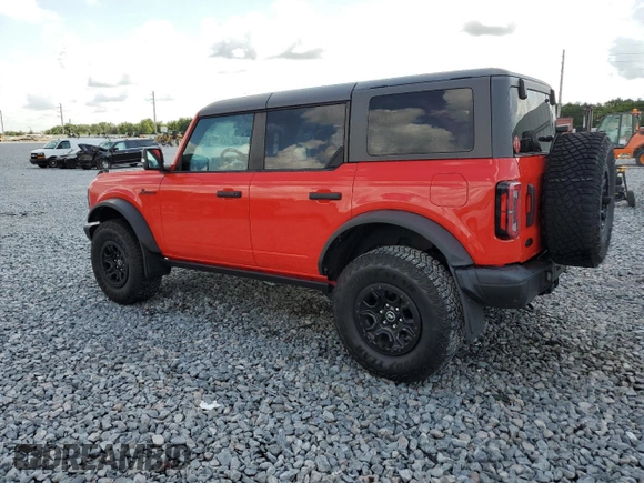 2023 Ford Bronco z VIN 1FMEE5DP4PLB13904, wystawiony jako Copart lot #56490175 z przebiegiem 29 141 mil mil oraz Szkoda całkowita • Salvage title. Historia ofert i sprzedaży dostępna na DreamBid. Obrazek 2.