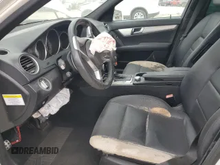 2013 Mercedes-Benz C 250 Sport с VIN WDDGF4HBXDR282357, выставлен на аукционе Copart как лот 61191975 с пробегом 73 832 миль миль и На запчасти • Non repairable. История ставок и продаж доступна на DreamBid. Изображение 7.