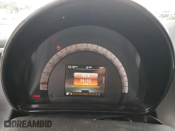 2016 Smart fortwo Passion z VIN WMEFJ5DA9GK062214, wystawiony jako Copart lot #61179715 z przebiegiem 58 152 mil mil oraz Czysty tytuł • Clean title. Historia ofert i sprzedaży dostępna na DreamBid. Obrazek 9.