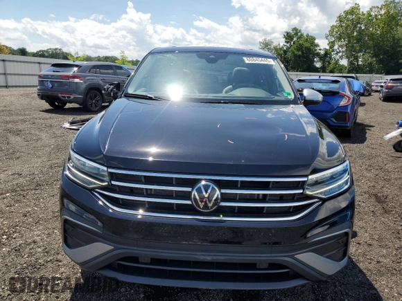 2024 Volkswagen Tiguan Wolfsburg Edition with VIN 3VVAB7AX2RM229276, listed as a Copart auction lot 60845445 with 859 mi miles and Salvage title. Bid and sale history available at DreamBid. Image 5.
