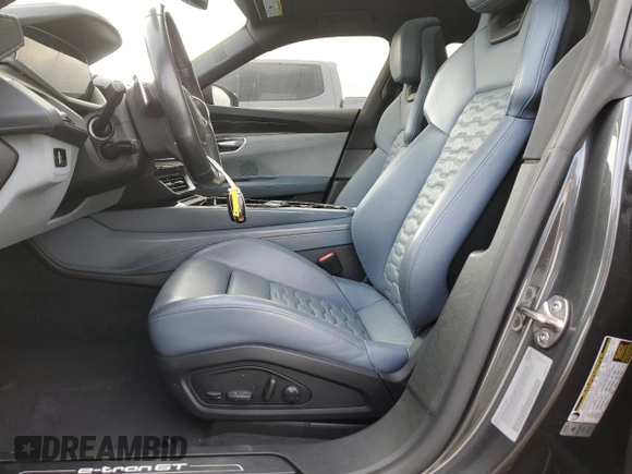 2022 Audi e-tron GT Prestige z VIN WAUEJBFW9N7004649, wystawiony jako Copart lot #45607895 z przebiegiem 29 616 mil mil oraz Szkody całkowita. Historia ofert i sprzedaży dostępna na DreamBid. Obrazek 7.