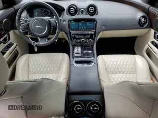 2019 Jaguar XJ Portfolio with VIN SAJWA2G77K8W17956, listed as a Copart auction lot 71780024 with 41,462 mi miles and Salvage Title. Bid and sale history available at DreamBid. Image 8.