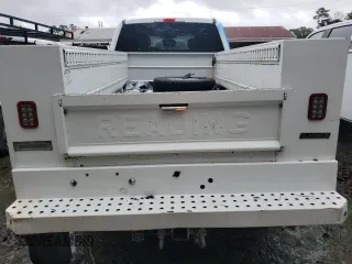 2019 Ford F-350 with VIN 1FD8W3BT8KEF59372, listed as a Copart auction lot 57202484 with 216,006 mi miles and Salvage title. Bid and sale history available at DreamBid. Image 6.