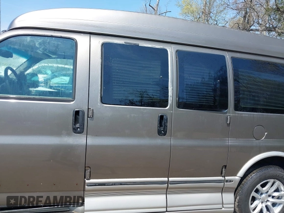 2004 Chevrolet Express Passenger with VIN 1GBFG15T641138032, listed as a IAAI auction lot 42005922 with 200,232 mi miles and . Bid and sale history available at DreamBid. Image 15.