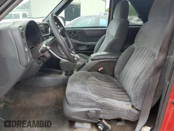 1999 Chevrolet Blazer LS с VIN 1GNCT18W3XK150385, выставлен на аукционе Copart как лот 58490985 с пробегом 262 007 миль миль и Списание • Salvage title. История ставок и продаж доступна на DreamBid. Изображение 7.