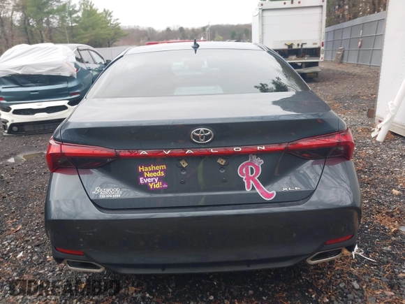 2019 Toyota Avalon XLE with VIN 4T1BZ1FB2KU030640, listed as a IAAI auction lot 41849810 with 44,531 mi miles. Bid and sale history available at carsss.com. Image 16.