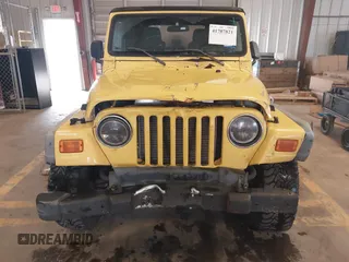 2005 Jeep Wrangler Unlimited with VIN 1J4FA44S95P373346, listed as a IAAI auction lot 41707821 with 175,865 mi miles. Bid and sale history available at carsss.com. Image 12.