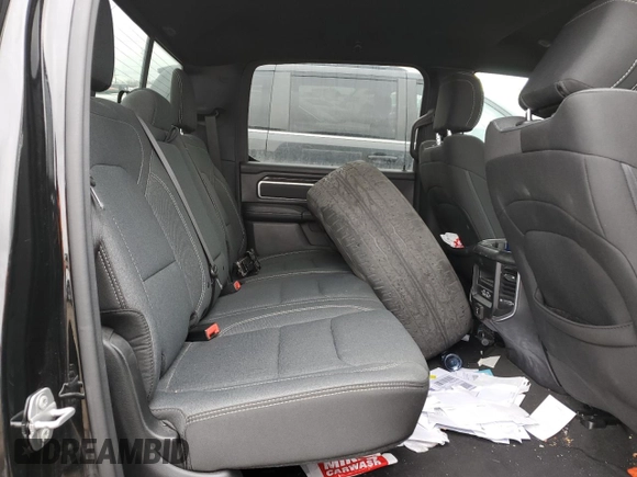 2021 Ram 1500 Big Horn z VIN 1C6SRFFT7MN620430, wystawiony jako Copart lot #43714715 z przebiegiem 111 680 mil mil oraz Szkoda całkowita • Salvage title. Historia ofert i sprzedaży dostępna na DreamBid. Obrazek 10.
