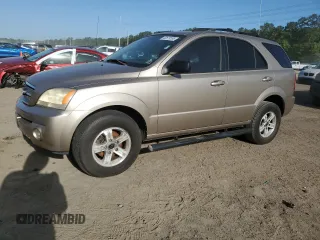 2004 Kia Sorento LX z VIN KNDJD733345258349, wystawiony jako Copart lot #52679195 z przebiegiem 179 739 mil mil oraz Czysty tytuł • Clean title. Historia ofert i sprzedaży dostępna na DreamBid. Obrazek 1.
