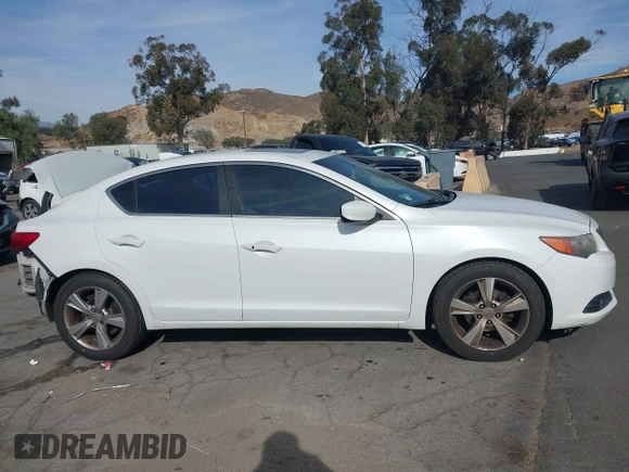 2014 Acura ILX Tech Pkg with VIN 19VDE1F76EE004171, listed as a IAAI auction lot 41134838 with 269,683 mi miles. Bid and sale history available at carsss.com. Image 13.
