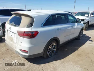 2020 Kia Sorento LX V6 with VIN 5XYPG4A56LG670260, listed as a IAAI auction lot 41664017 with 70,402 mi miles. Bid and sale history available at carsss.com. Image 4.