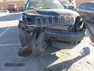 2019 Jeep Cherokee Trailhawk with VIN 1C4PJMBX1KD441175, listed as a IAAI auction lot 42506246 with 47,760 mi miles and . Bid and sale history available at DreamBid. Image 6.