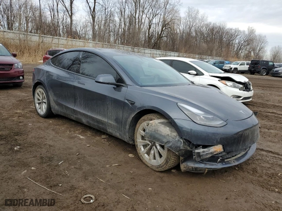 2022 Tesla Model 3 with VIN 5YJ3E1EA3NF375976, listed as a Copart auction lot 47475665 with 39,803 mi miles and Salvage Title. Bid and sale history available at carsss.com. Image 4.