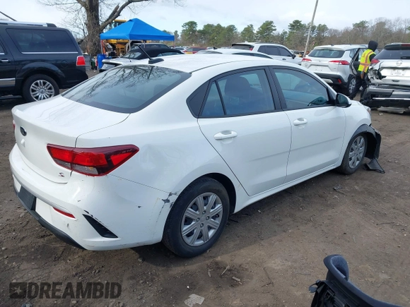 2021 Kia Rio LX with VIN 3KPA24AD7ME420438, listed as a IAAI auction lot 42030510 with 13,927 mi miles. Bid and sale history available at carsss.com. Image 4.