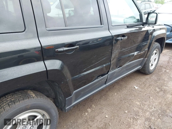 2017 Jeep Patriot Sport z VIN 1C4NJPBA2HD149046, wystawiony jako IAAI lot #42352239 z przebiegiem 146 116 mil mil oraz . Historia ofert i sprzedaży dostępna na DreamBid. Obrazek 6.