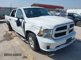 2016 Ram 1500 Express z VIN 1C6RR6KGXGS339686, wystawiony jako IAAI lot #42213601 z przebiegiem 136 256 mil mil oraz . Historia ofert i sprzedaży dostępna na DreamBid. Obrazek 1.