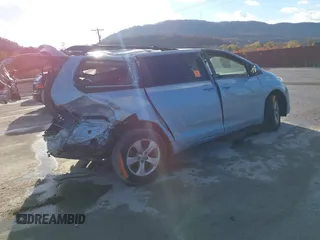2017 Toyota Sienna LE Auto Access Seat с VIN 5TDKZ3DC5HS834410, выставлен на аукционе IAAI как лот 40727535 с пробегом 64 374 миль миль и . История ставок и продаж доступна на DreamBid. Изображение 4.
