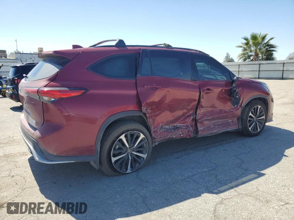 2022 Toyota Highlander XSE with VIN 5TDJZRAH3NS125517, listed as a Copart auction lot 49739915 with 48,941 mi miles and Salvage title. Bid and sale history available at DreamBid. Image 3.
