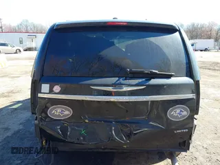 2016 Chrysler Town & Country Limited Platinum with VIN 2C4RC1GG8GR215892, listed as a IAAI auction lot 41779400 with 156,678 mi miles. Bid and sale history available at carsss.com. Image 16.