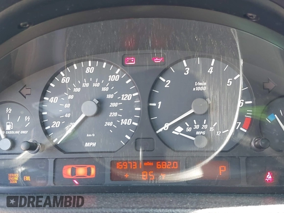 2006 BMW 3 Series 325Ci with VIN WBABW334X6PX85650, listed as a IAAI auction lot 42012665 with 169,731 mi miles. Bid and sale history available at carsss.com. Image 7.
