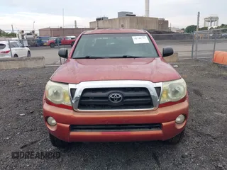 2005 Toyota Tacoma with VIN 5TELU42N95Z053076, listed as a IAAI auction lot 42748710 with 137,665 mi miles and . Bid and sale history available at DreamBid. Image 6.