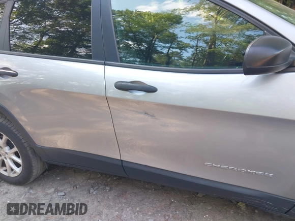 2017 Jeep Cherokee Sport with VIN 1C4PJLAB5HW596468, listed as a IAAI auction lot 42640784 with 115,553 mi miles and . Bid and sale history available at DreamBid. Image 6.