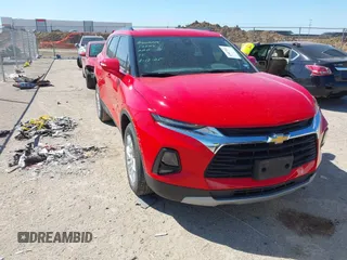 2022 Chevrolet Blazer LT z VIN 3GNKBCR42NS157028, wystawiony jako IAAI lot #41807242 z przebiegiem 45 706 mil mil oraz . Historia ofert i sprzedaży dostępna na DreamBid. Obrazek 1.