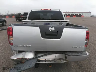 2011 Nissan Frontier PRO-4X with VIN 1N6AD0EV2BC438370, listed as a IAAI auction lot 41952484 with 217,529 mi miles. Bid and sale history available at carsss.com. Image 16.