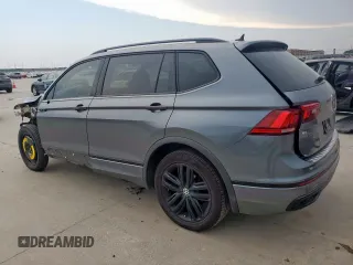 2022 Volkswagen Tiguan SE R-Line Black z VIN 3VVCB7AXXNM113777, wystawiony jako Copart lot #58150395 z przebiegiem 61 921 mil mil oraz Szkoda całkowita • Salvage title. Historia ofert i sprzedaży dostępna na DreamBid. Obrazek 2.