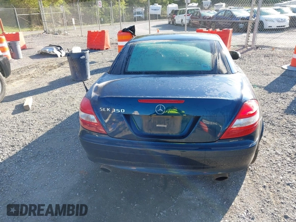 2005 Mercedes-Benz SLK 230/320 z VIN WDBWK56F55F040655, wystawiony jako IAAI lot #41971320 z przebiegiem 65 332 mil mil oraz . Historia ofert i sprzedaży dostępna na DreamBid. Obrazek 16.