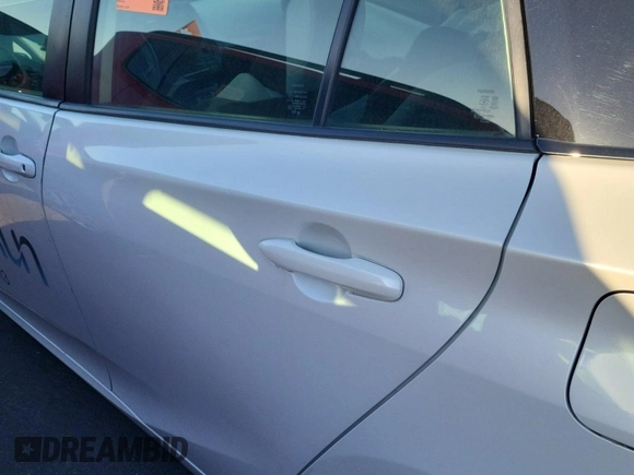 2019 Toyota Prius L Eco z VIN JTDKARFU0K3071589, wystawiony jako IAAI lot #42497984 z przebiegiem 54 762 mil mil oraz . Historia ofert i sprzedaży dostępna na DreamBid. Obrazek 19.