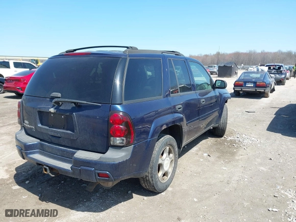 2008 Chevrolet TrailBlazer Fleet w/2FL with VIN 1GNDT13S082194080, listed as a IAAI auction lot 42065283 with 179,636 mi miles. Bid and sale history available at carsss.com. Image 4.