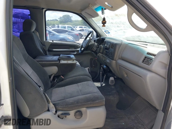 2002 Ford F-250 XL с VIN 1FTNX20L32EB53078, выставлен на аукционе IAAI как лот 42611830 с пробегом 206 243 миль миль и . История ставок и продаж доступна на DreamBid. Изображение 5.