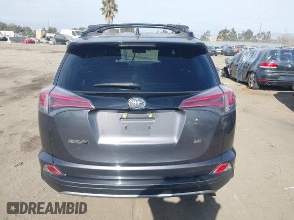 2017 Toyota RAV4 SE z VIN JTMNFREV9HJ706600, wystawiony jako IAAI lot #41109620 z przebiegiem 53 386 mil mil oraz . Historia ofert i sprzedaży dostępna na DreamBid. Obrazek 16.
