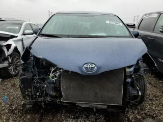 2017 Toyota Sienna LE with VIN 5TDJZ3DC8HS148910, listed as a Copart auction lot 47070465 with 87,024 mi miles and Salvage Title. Bid and sale history available at carsss.com. Image 5.