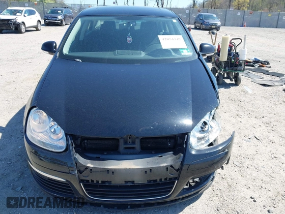 2010 Volkswagen Jetta Sedan Limited with VIN 3VWRZ7AJ5AM158388, listed as a IAAI auction lot 42054349 with 101,272 mi miles. Bid and sale history available at carsss.com. Image 12.