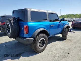 2024 Ford Bronco Big Bend z VIN 1FMDE7AH9RLA94869, wystawiony jako Copart lot #51317025 z przebiegiem 6 884 mil mil oraz Szkoda całkowita • Salvage title. Historia ofert i sprzedaży dostępna na DreamBid. Obrazek 3.