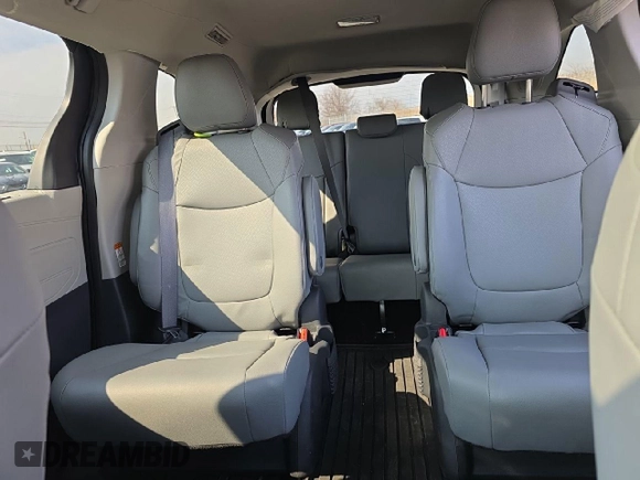 2024 Toyota Sienna XLE with VIN 5TDJSKFC3RS129744, listed as a Copart auction lot 48177895 with 9,224 mi miles and Salvage Title. Bid and sale history available at DreamBid. Image 11.