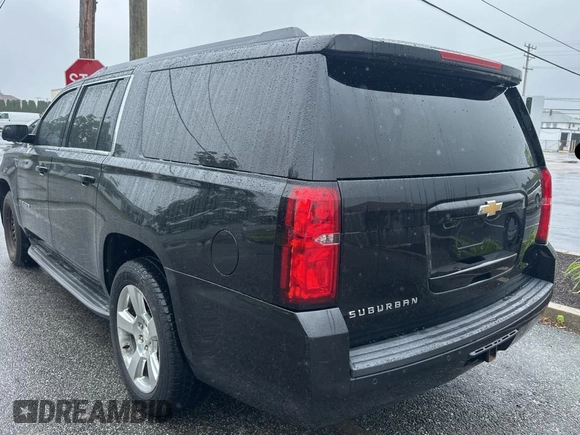 2015 Chevrolet Suburban LT z VIN 1GNSKJKC9FR696000, wystawiony jako Copart lot #59152535 z przebiegiem 146 457 mil mil oraz Czysty tytuł • Clean title. Historia ofert i sprzedaży dostępna na DreamBid. Obrazek 3.