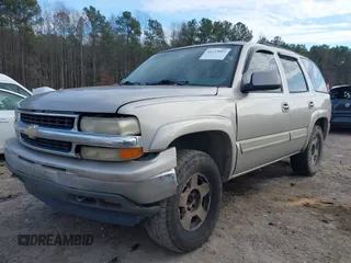 2006 Chevrolet Tahoe Z71 with VIN 1GNEK13Z66R107047, listed as a IAAI auction lot 41233093 with 272,734 mi miles. Bid and sale history available at carsss.com. Image 2.