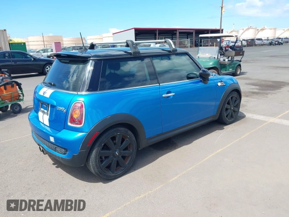 2010 MINI Hardtop S with VIN WMWMF7C51ATW89883, listed as a IAAI auction lot 42281047 with 121,847 mi miles and . Bid and sale history available at DreamBid. Image 4.