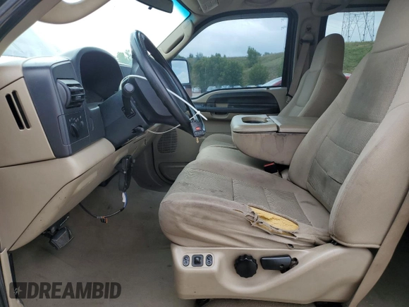 2006 Ford F-250 XL z VIN 1FTSW21P76EB60709, wystawiony jako Copart lot #62276565 z przebiegiem 241 373 mil mil oraz Szkoda całkowita • Salvage title. Historia ofert i sprzedaży dostępna na DreamBid. Obrazek 7.