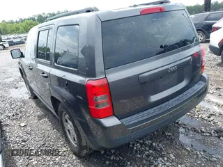 2016 Jeep Patriot Sport z VIN 1C4NJPBA6GD576356, wystawiony jako IAAI lot #42173101 z przebiegiem 140 581 mil mil oraz . Historia ofert i sprzedaży dostępna na DreamBid. Obrazek 3.
