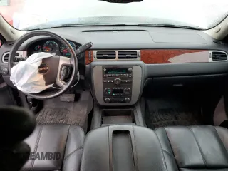 2012 GMC Yukon XL SLT with VIN 1GKS2KE73CR289965, listed as a Copart auction lot 85985984 with 138,742 mi miles and Salvage Title. Bid and sale history available at carsss.com. Image 8.