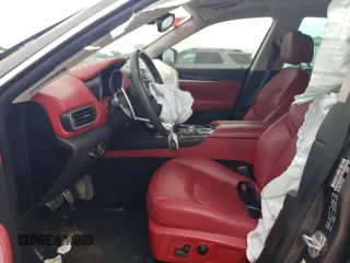 2017 Maserati Levante S z VIN ZN661YUS3HX196812, wystawiony jako Copart lot #69257744 z przebiegiem Nie podano mil oraz Szkoda całkowita • Salvage title. Historia ofert i sprzedaży dostępna na DreamBid. Obrazek 7.