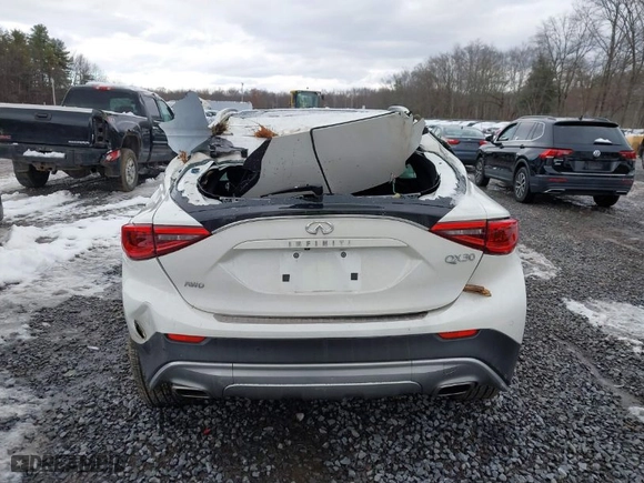 2017 Infiniti QX30 Premium with VIN SJKCH5CR5HA030269, listed as a IAAI auction lot 40977881 with 54,891 mi miles. Bid and sale history available at carsss.com. Image 16.