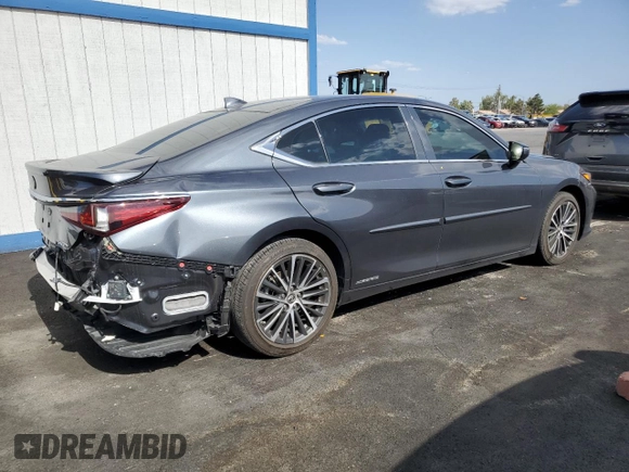 2022 Lexus ES 300h with VIN 58ADA1C17NU017617, listed as a Copart auction lot 61970855 with 16,988 mi miles and Salvage title. Bid and sale history available at DreamBid. Image 3.
